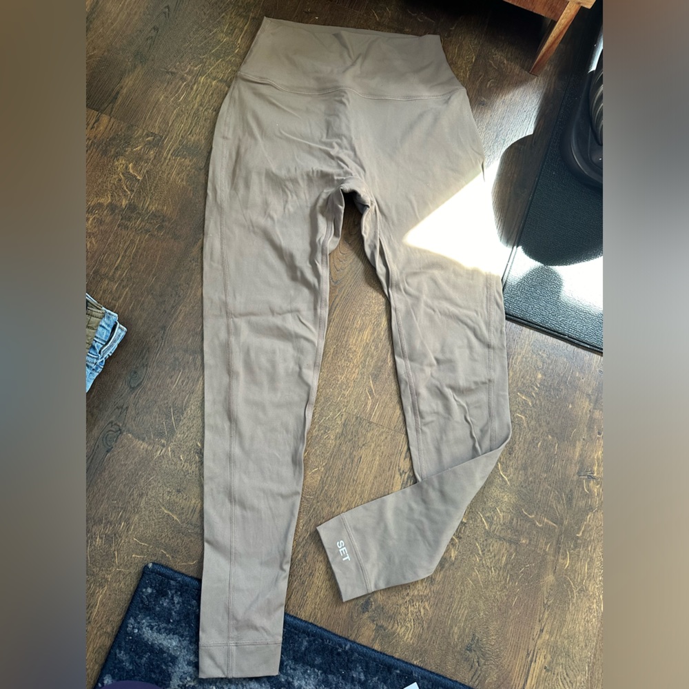 Set active tan leggings